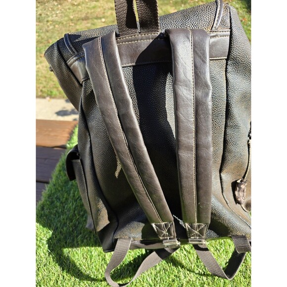 Vtg Walt Disney World Large Rucksack Backpack Brown Faux Leather 3 Pockets - Picture 8 of 16
